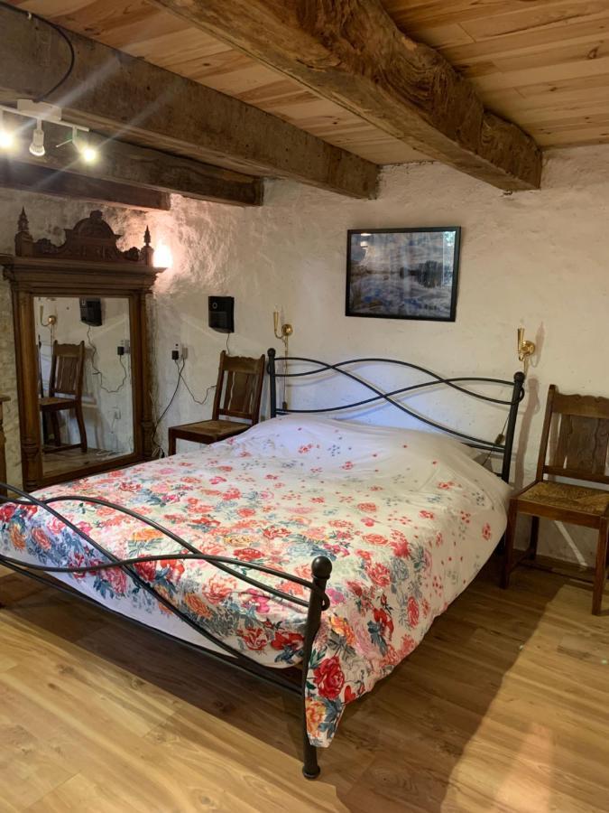 Petite Maison Conjat Saint-Julien-le-Petit Buitenkant foto