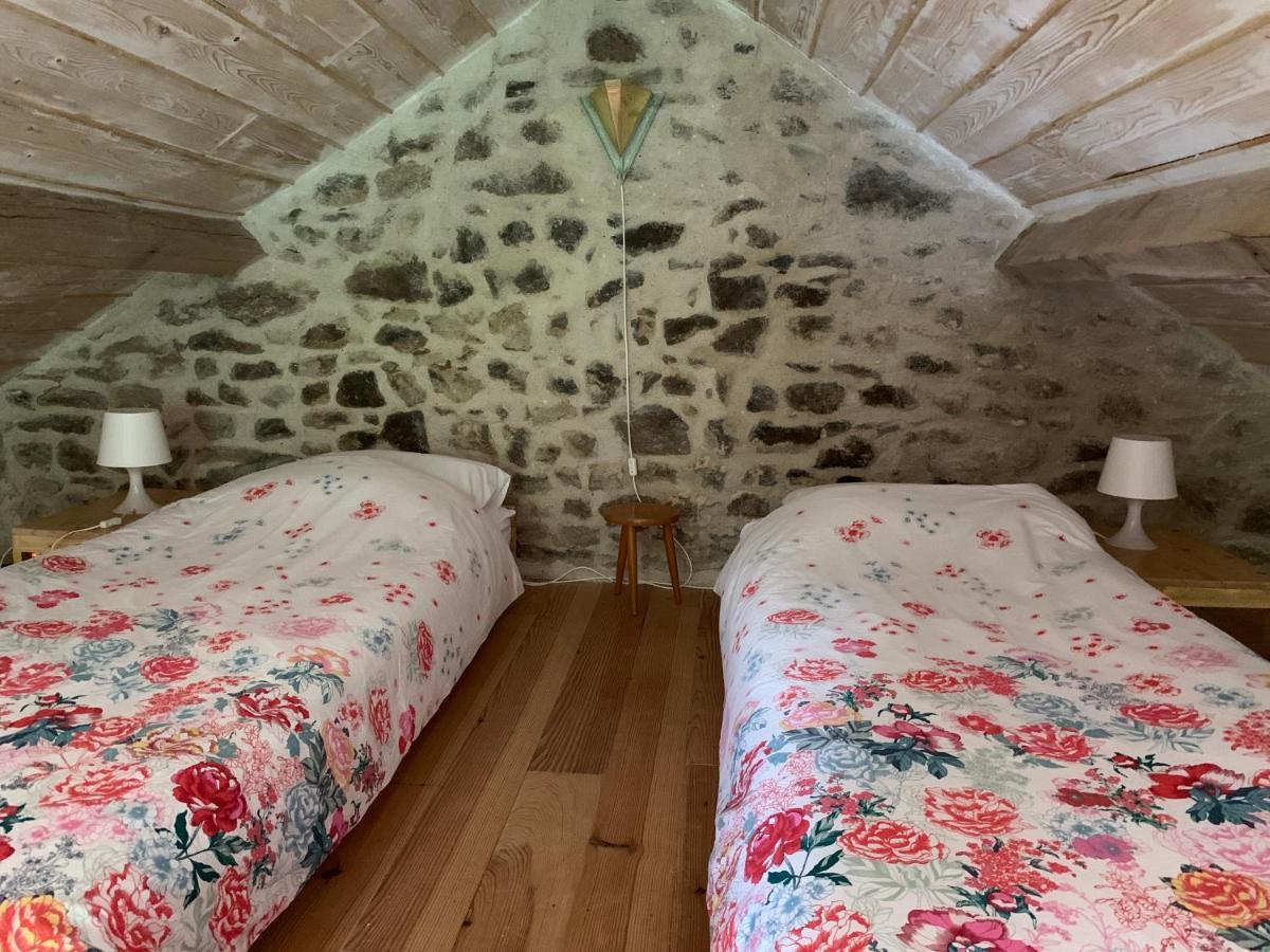 Petite Maison Conjat Saint-Julien-le-Petit Buitenkant foto